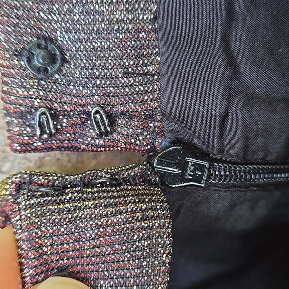 CHANEL Metallic Tweed 'Cruise 2010' Skirt New Without Tag - Picture 6 of 6